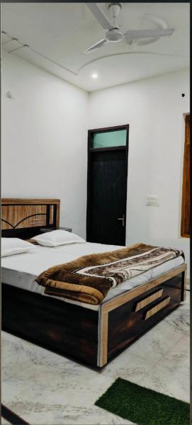 Vrindavan kishori Dham